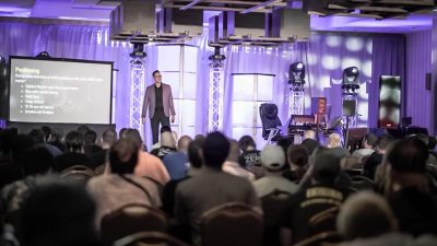 Skaņu inženieris Kārlis Šteinmanis pārstāv Latviju “Unstoppable Recording Machine Summit”