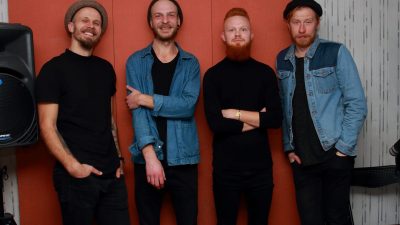 Saruna ar grupu BAD HABITS