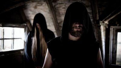 HELFRÓ premiere self titled debut album