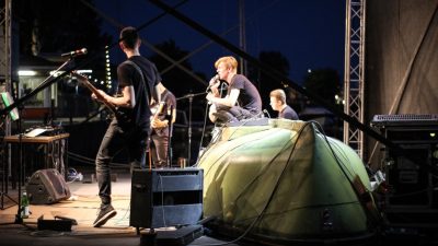 Grupa THE ROZZ piedāvā skaņdarbu “Monetary Days”