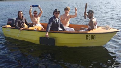 Ar dziesmu “Vienā laivā” sevi piesaka grupa RS88