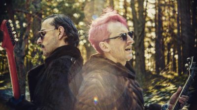 Jaunā rokgrupa Pink Fluids izdod dziesmu “Salty Beaches”