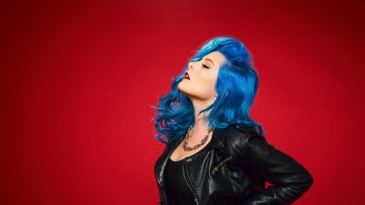 Maijā Rīgu satricinās ekstravagantā rokdīva DIAMANTE