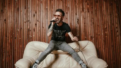 Lapsene rudeni sāk ar jaunu dziesmu un izziņo pirmo albumu