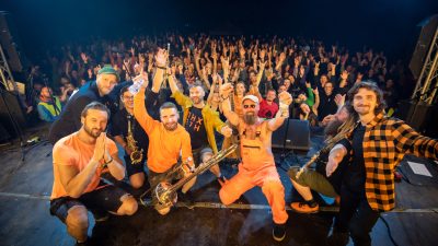 Grupa Oranžās brīvdienas (OB) izdod dziesmu “Sacirsta sirds”