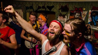 <strong>Kafejnīcā “Leningrad” uzsākts slēgšanas mēneša festivāls</strong>