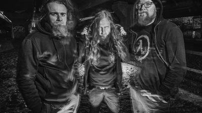 Grupa aPēdājs publicē koncertierakstu “neDzīvs!”