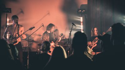 Nova Koma publicē jaunā singla “Nepatiesības” videoklipu