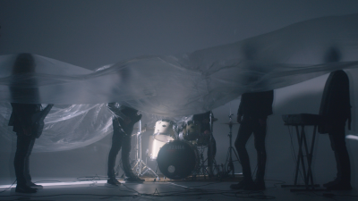 Metālmūzika un saksofons: jaunais singls un mūzikas video no Cellar Cat