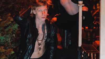 Skatuves huligāni The Rozz izstāsta naktstauriņa stāstu