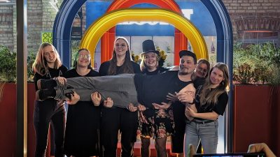 Aptiekas Bēru Ansamblis laiž klajā pirmo singlu “Pulksteņa dziesmiņa”