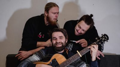 “Avakādo Latte” piedāvā unikālu dziesmu radīšanas karnevālu