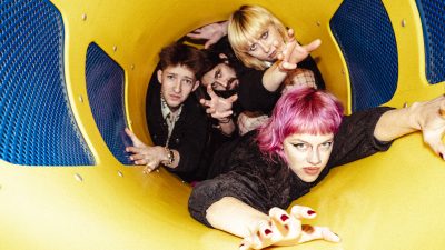 Intervija: Elīza Daine no grupas PURPLE NEGATIVE un viņu jaunais albums “Megabee”