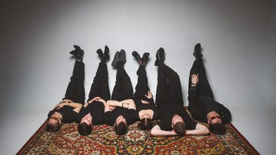 Grupa “Revolvika” izdod jaunu singlu “Laiva” un aicina uz debijas albuma “Bardaks manā dzīvžogā” prezentācijas koncertu!