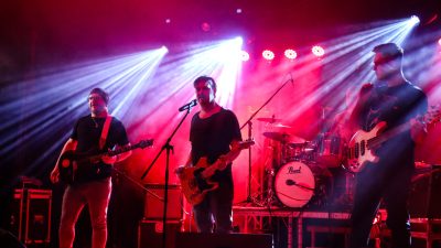 Stranded Jenny ir laidusi klajā savu pirmo [ self – titled ] albumu