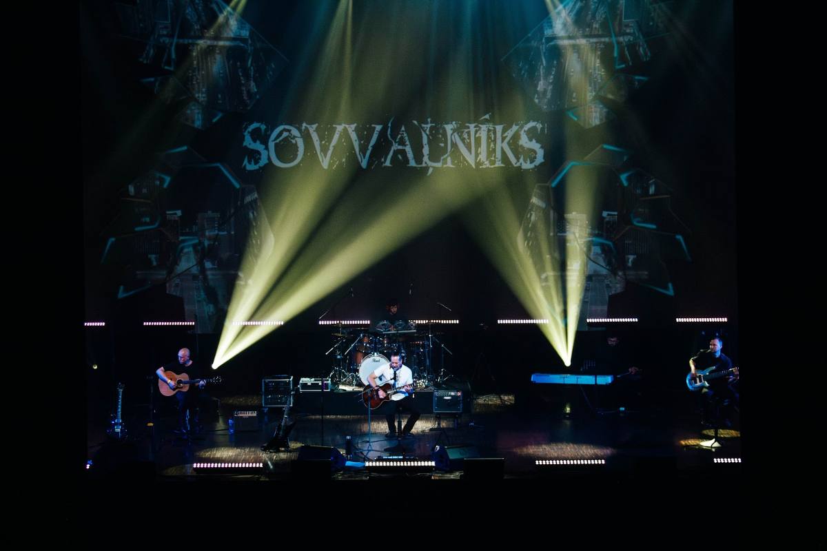 Skatuve ar uzrakstu „Sovvaļnīks” koncertā Latgales vēstniecībā GORS